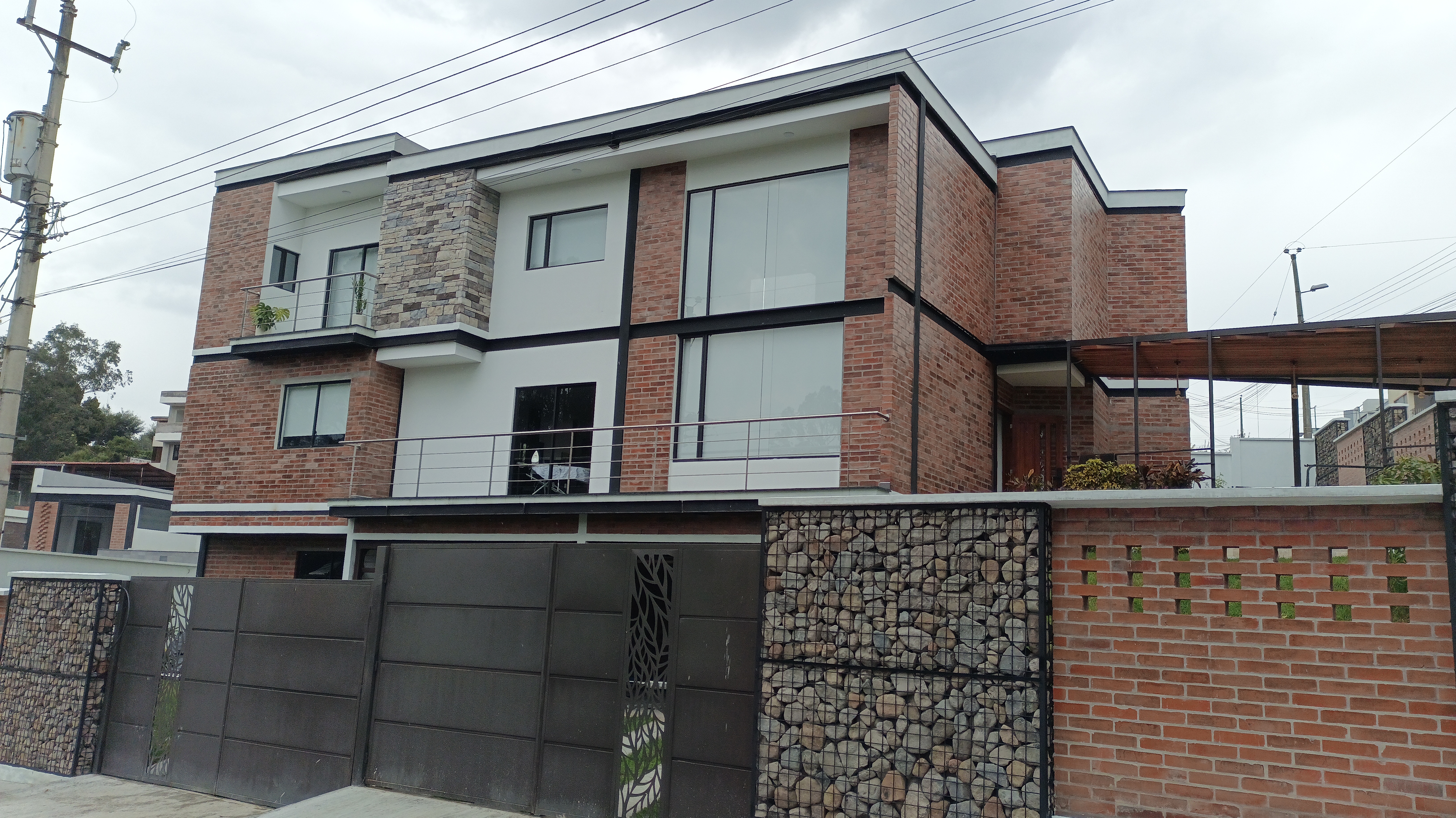 Casa residencial terminada por Cantiere