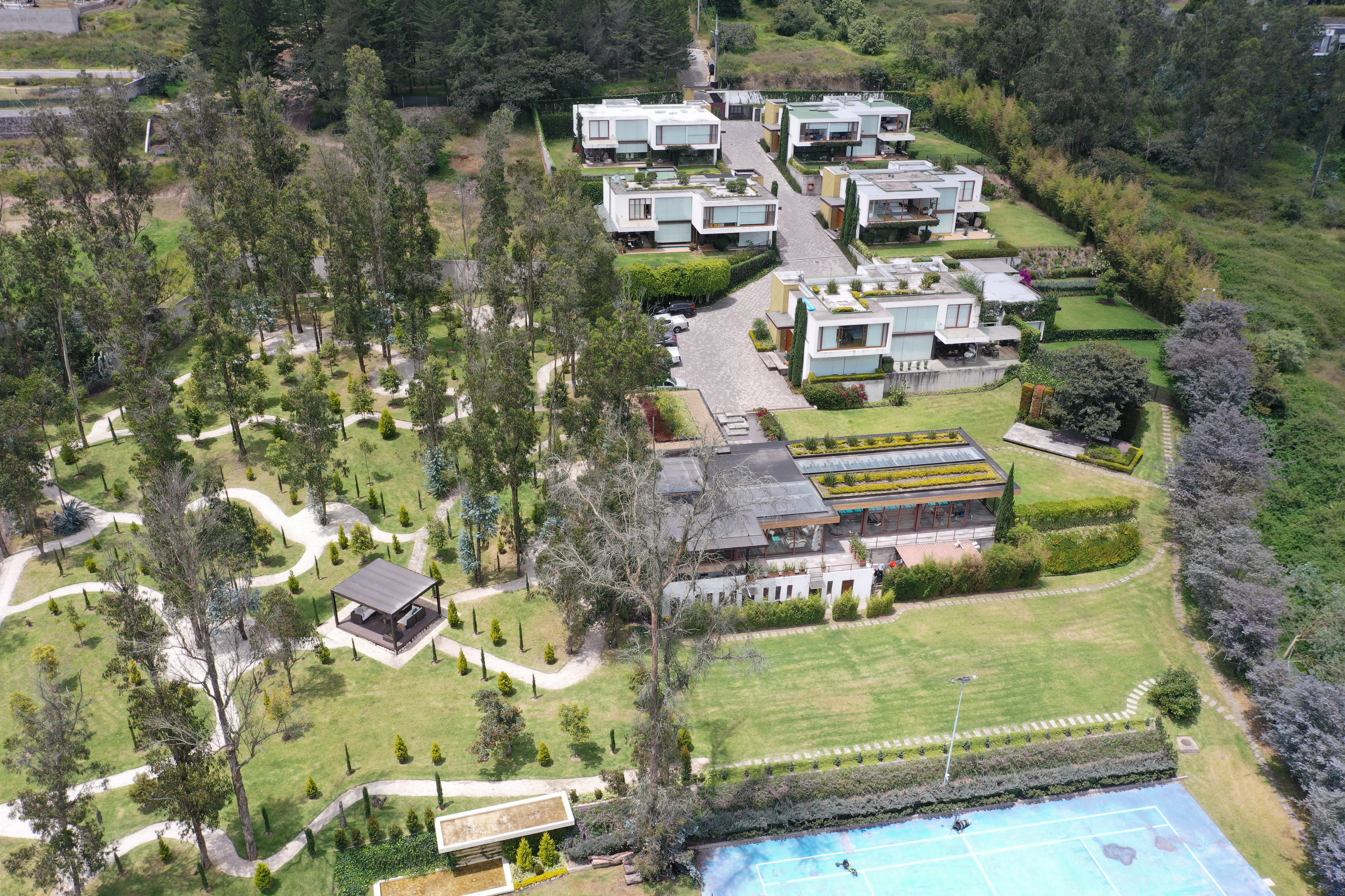 Vista aerea de proyecto residencial por drone